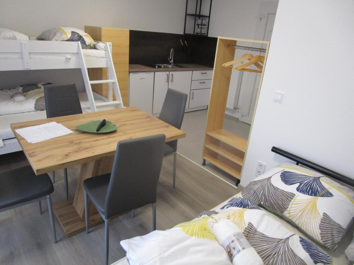 Veroland Maganszallashely Hodmezovasarhely Ngoại thất bức ảnh
