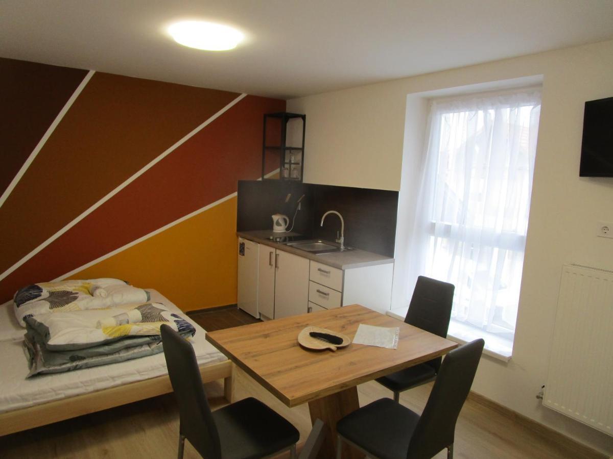 Veroland Maganszallashely Hodmezovasarhely Ngoại thất bức ảnh